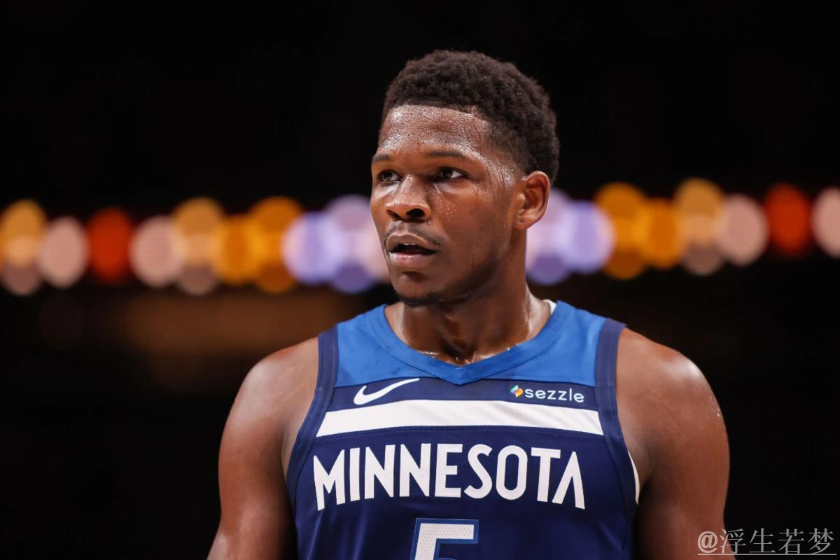 森林狼主场逆转活塞 爱德华兹25+6 7人因冲突遭驱逐